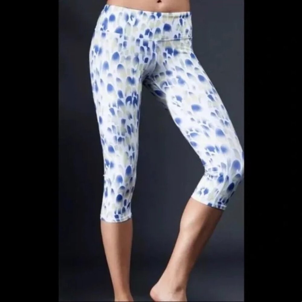 COPY - ALO Yoga Capri Revolve Airbrush Cheetah Size M Leggings